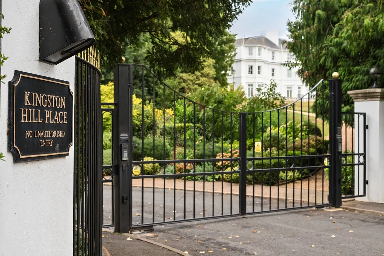 Kingston Hill Place, Kingston Upon Thames, Surrey, KT2, photo 9
