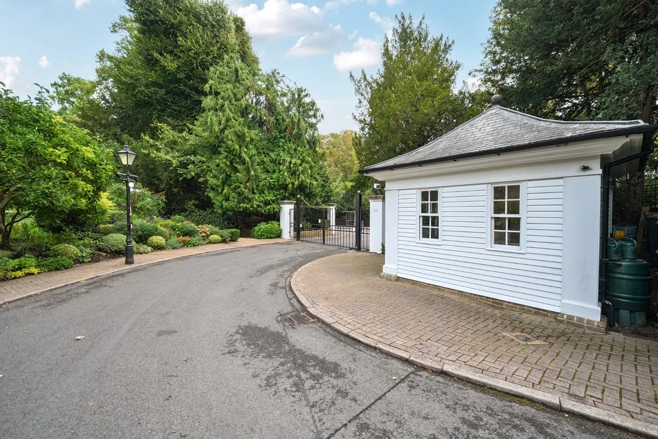 Kingston Hill Place, Kingston Upon Thames, Surrey, KT2, photo 10