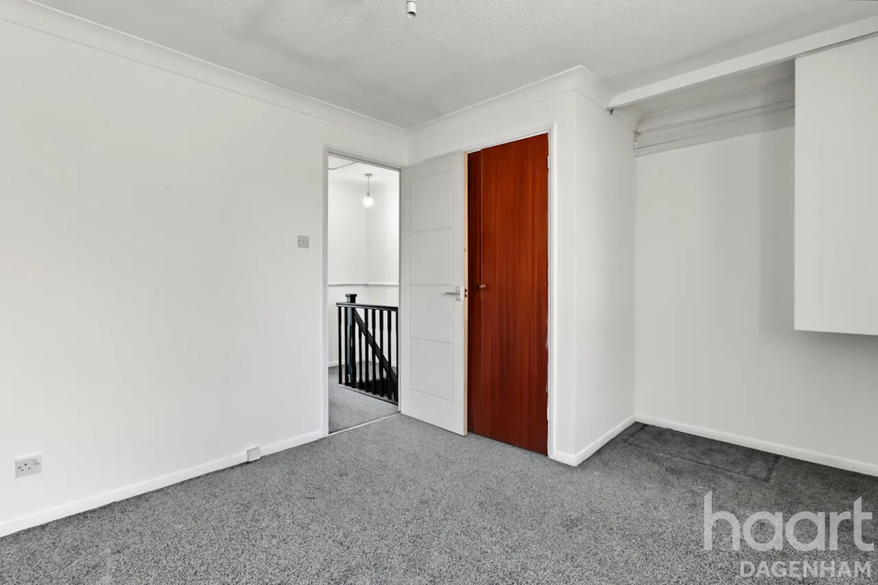 Wrights Close, Dagenham, RM10, photo 16