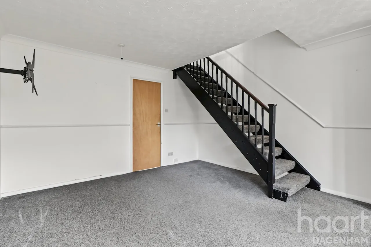 Wrights Close, Dagenham, RM10, photo 6
