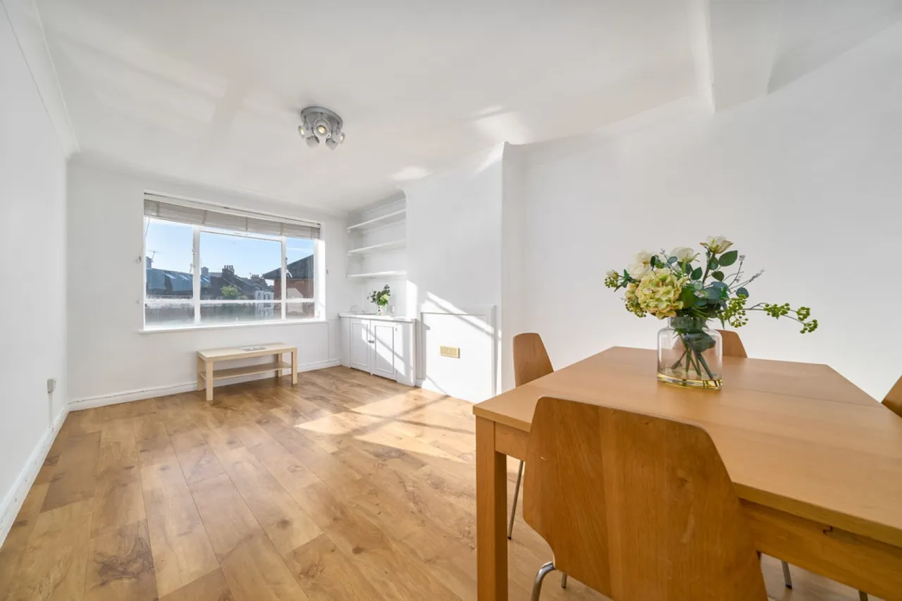 3 bed flat to rent, Lavender Hill, Clapham Junction, SW11