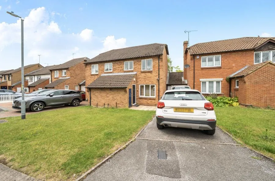 3 bed house for sale, Northview Road, Houghton Regis, LU5