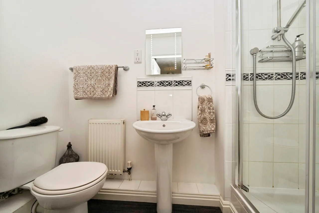 Larton Farm Close, Wirral, CH48, photo 9