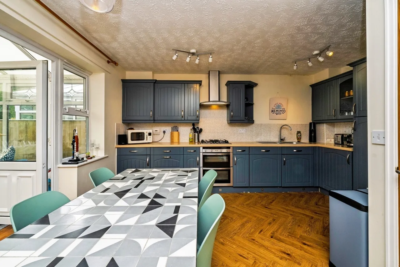 Larton Farm Close, Wirral, CH48, photo 16