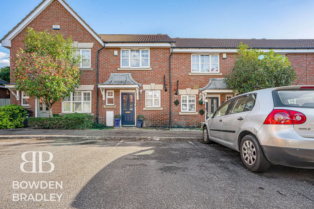 Wroxham Way, Fairlop, IG6, photo 39