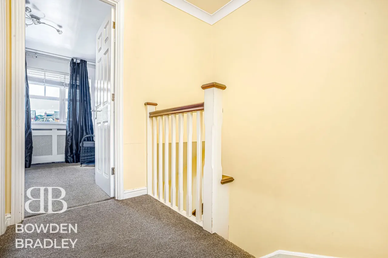 Wroxham Way, Fairlop, IG6, photo 11