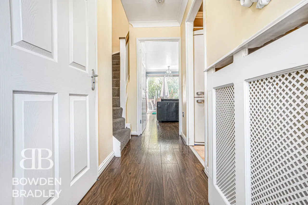 Wroxham Way, Fairlop, IG6, photo 10