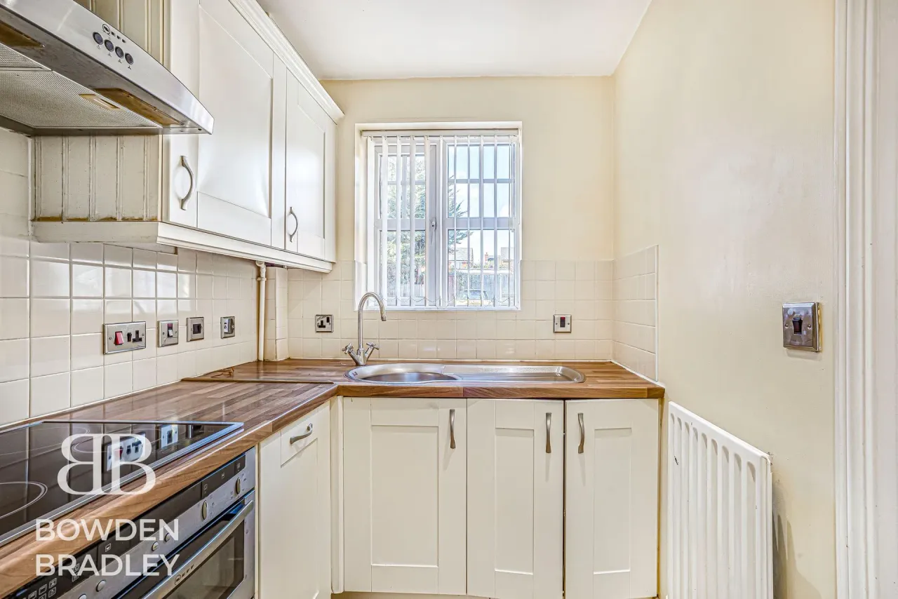 Wroxham Way, Fairlop, IG6, photo 8