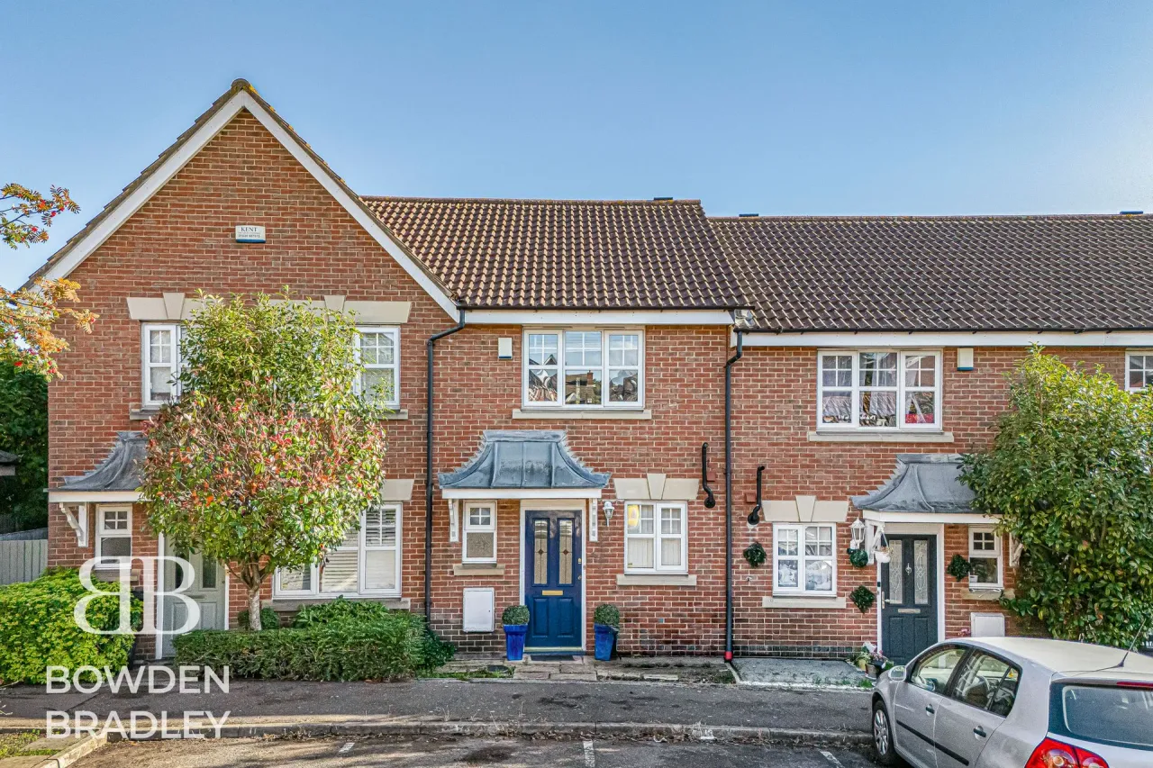 Wroxham Way, Fairlop, IG6, photo 40
