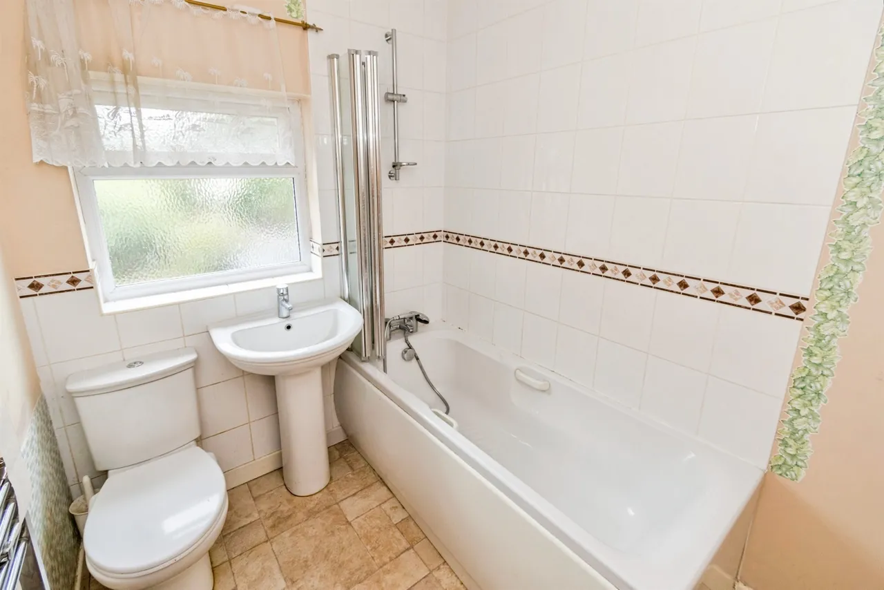 The Quadrangle, Eastleigh, SO50, photo 9