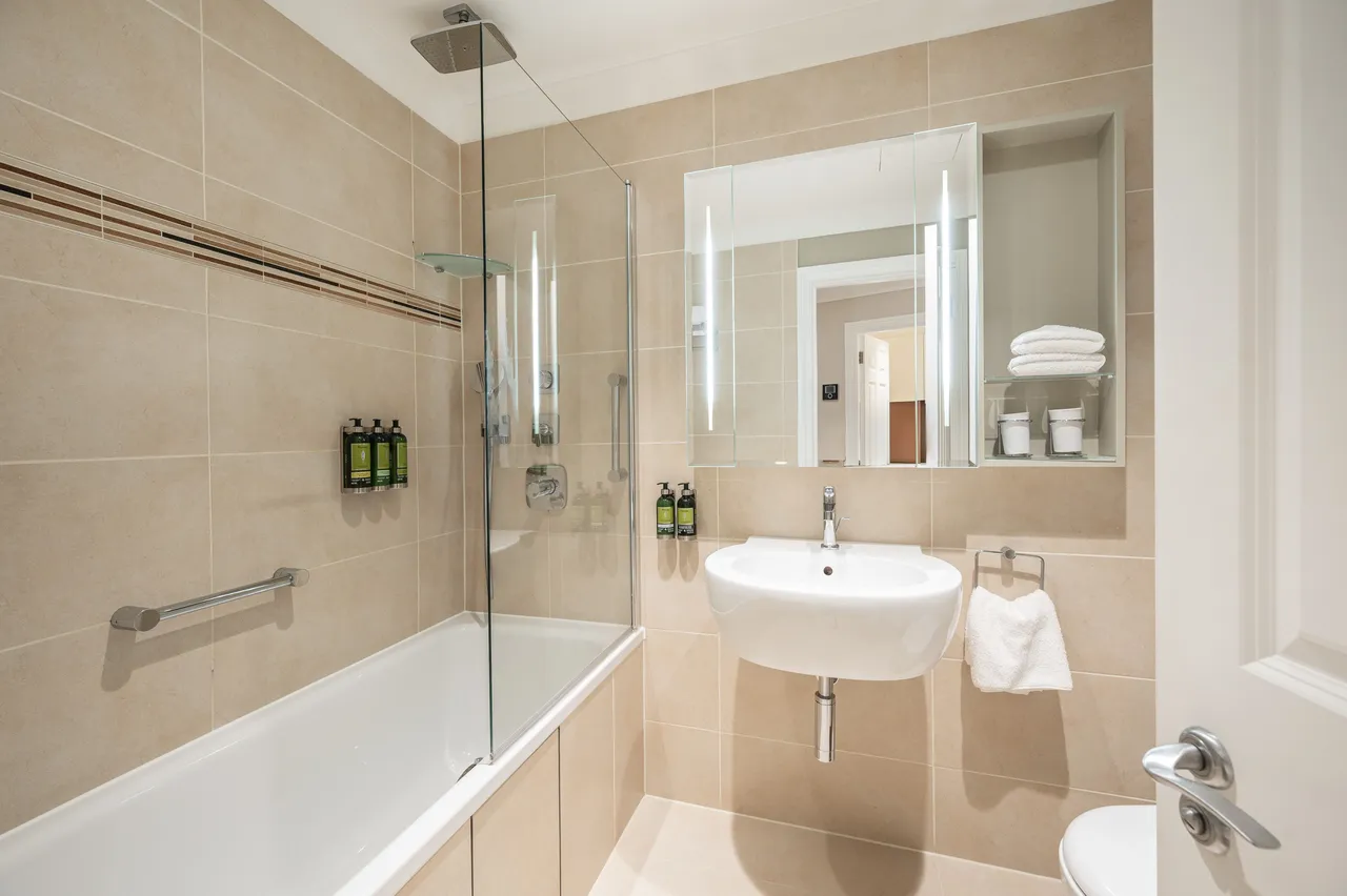 Superior One Bedroom A, Calico House, 42b Bow Lane, London, photo 4