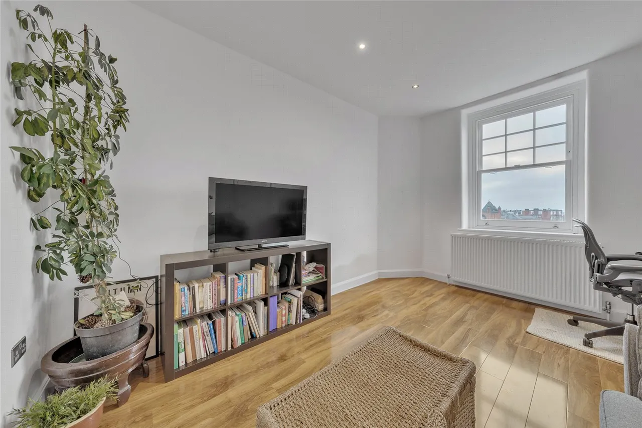 Welbeck Mansions, Inglewood Road, London, NW6, photo 5