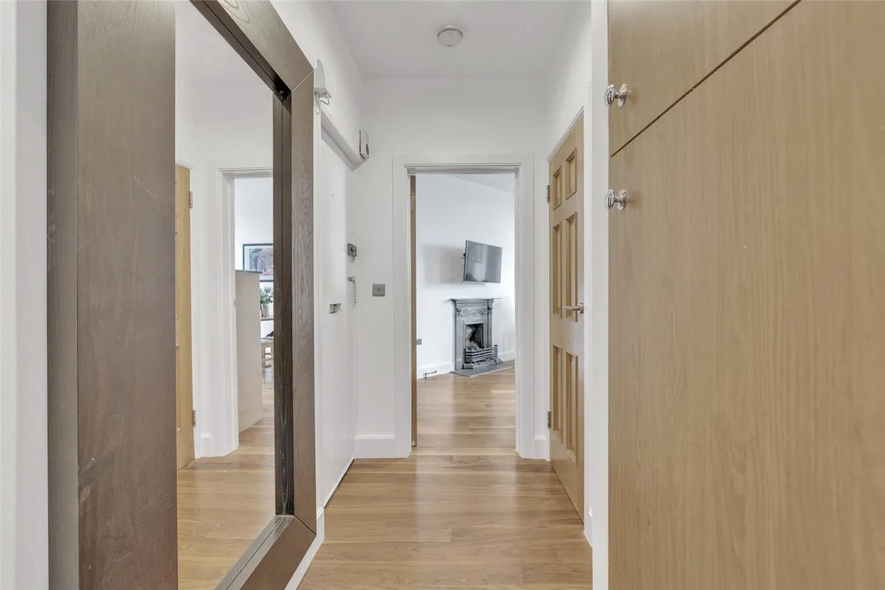 Welbeck Mansions, Inglewood Road, London, NW6, photo 4