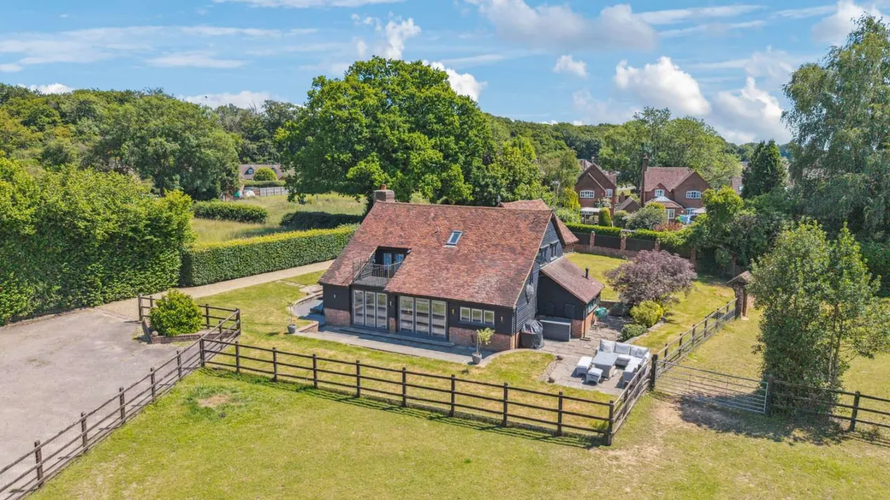 Heath End Road, Great Kingshill, HP15, photo 18