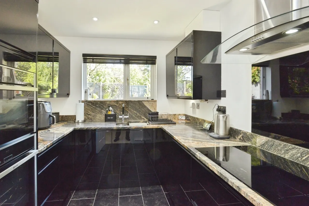 Golspie Croft, Hodge Lea, Milton Keynes, Buckinghamshire, MK12, photo 3