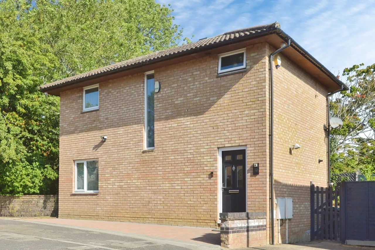 3 bed house for sale — Golspie Croft, Hodge Lea, Milton Keynes, Buckinghamshire, MK12