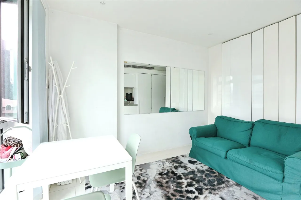 Pan Peninsula Square, London, E14, photo 19