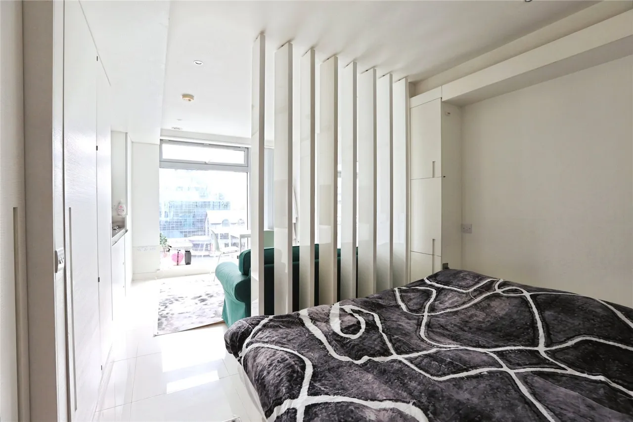 Pan Peninsula Square, London, E14, photo 13