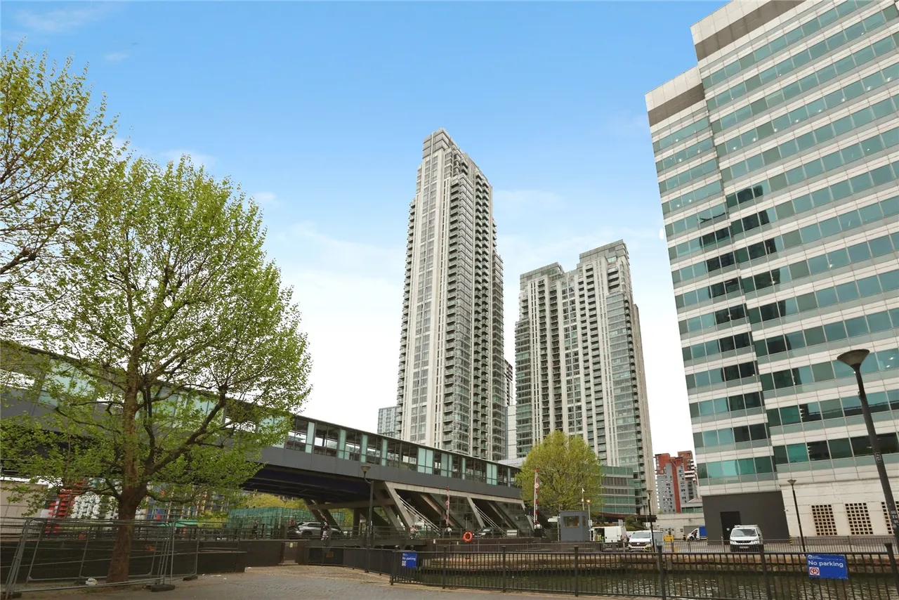 Pan Peninsula Square, London, E14, photo 20