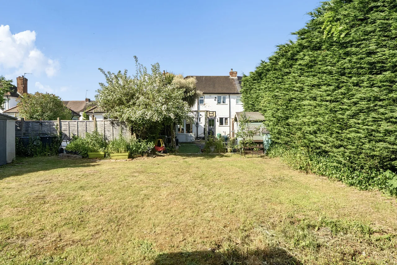 Priory Close, Denham, UB9, photo 4