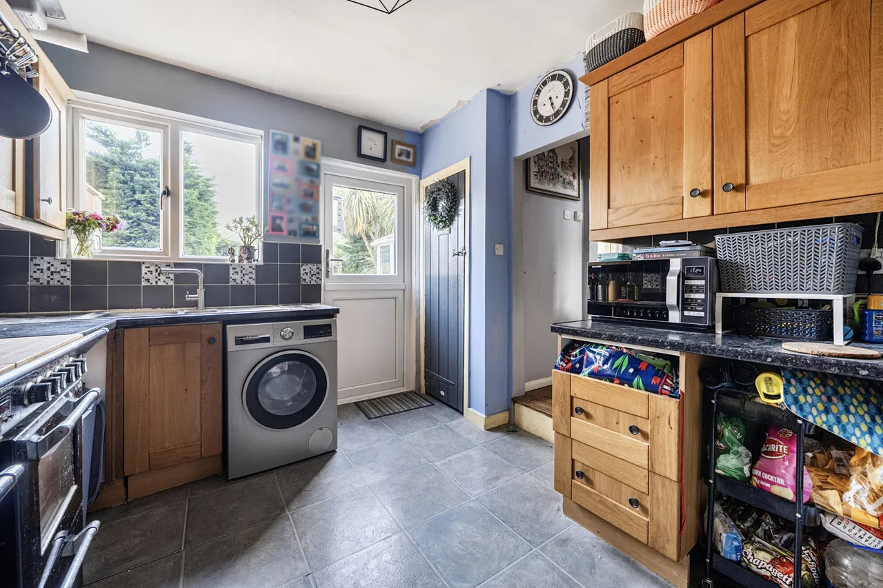 Priory Close, Denham, UB9, photo 5
