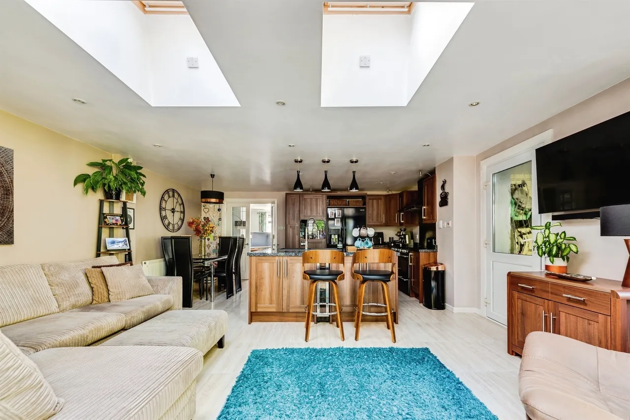 Caraway Drive, Swindon, SN2, photo 4