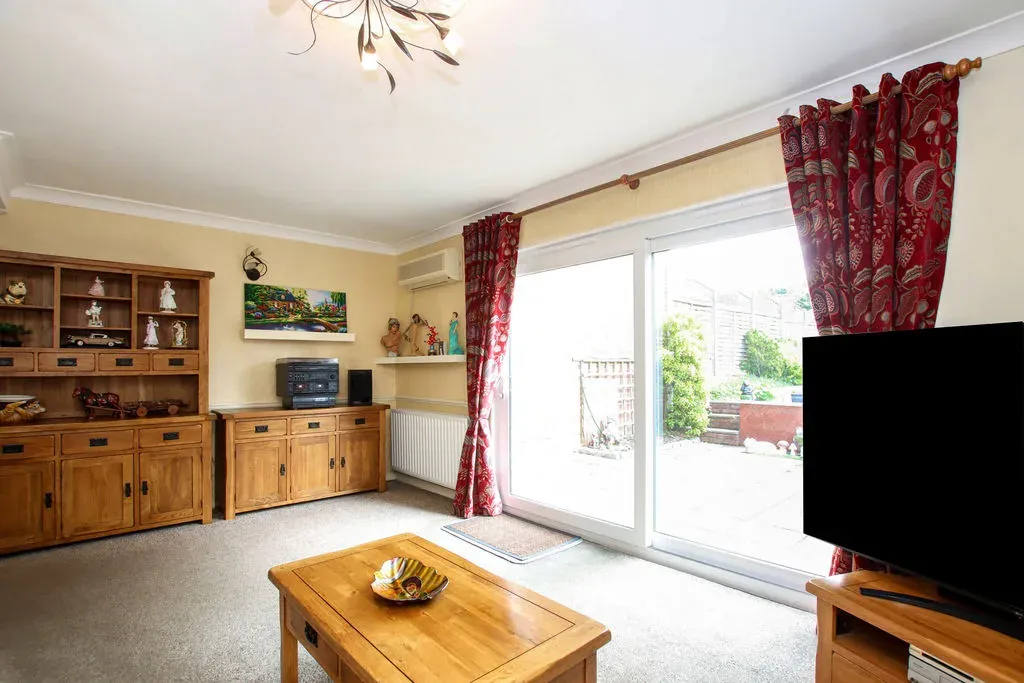 Great Whites Road, Hemel Hempstead, Hertfordshire, HP3 9LH, photo 12
