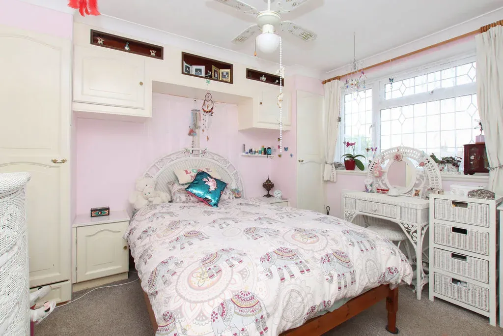 Great Whites Road, Hemel Hempstead, Hertfordshire, HP3 9LH, photo 5