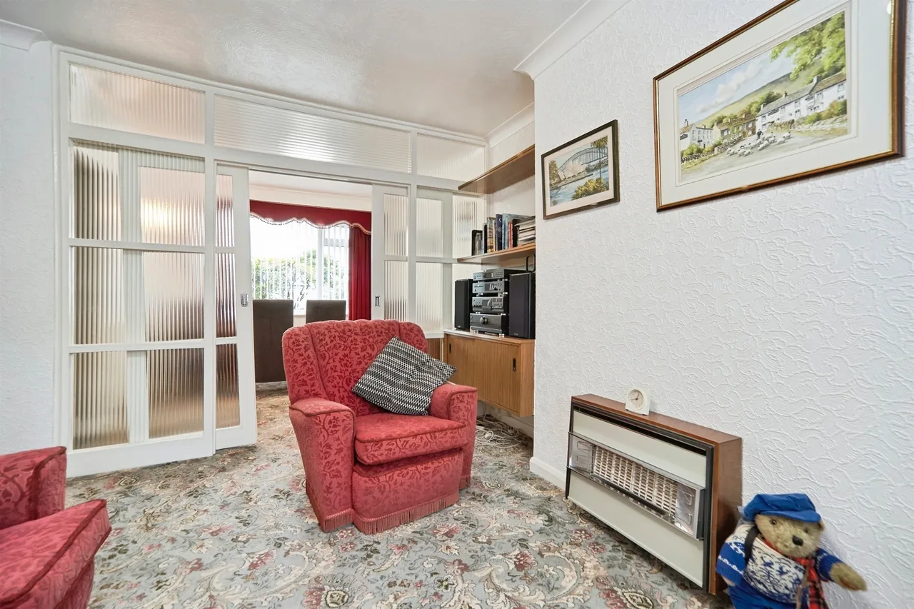 Lynnwood Gardens, Pudsey, LS28, photo 5