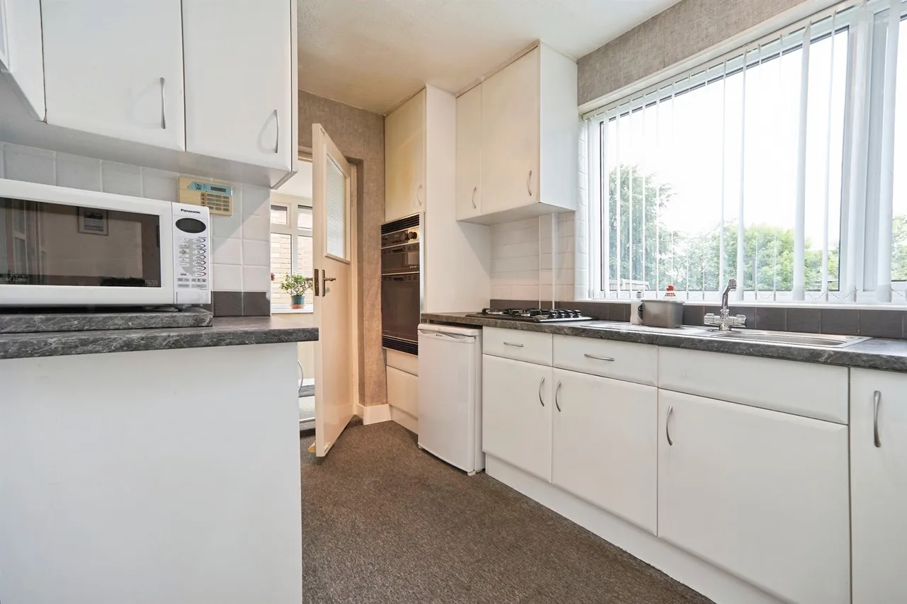 Lynnwood Gardens, Pudsey, LS28, photo 7