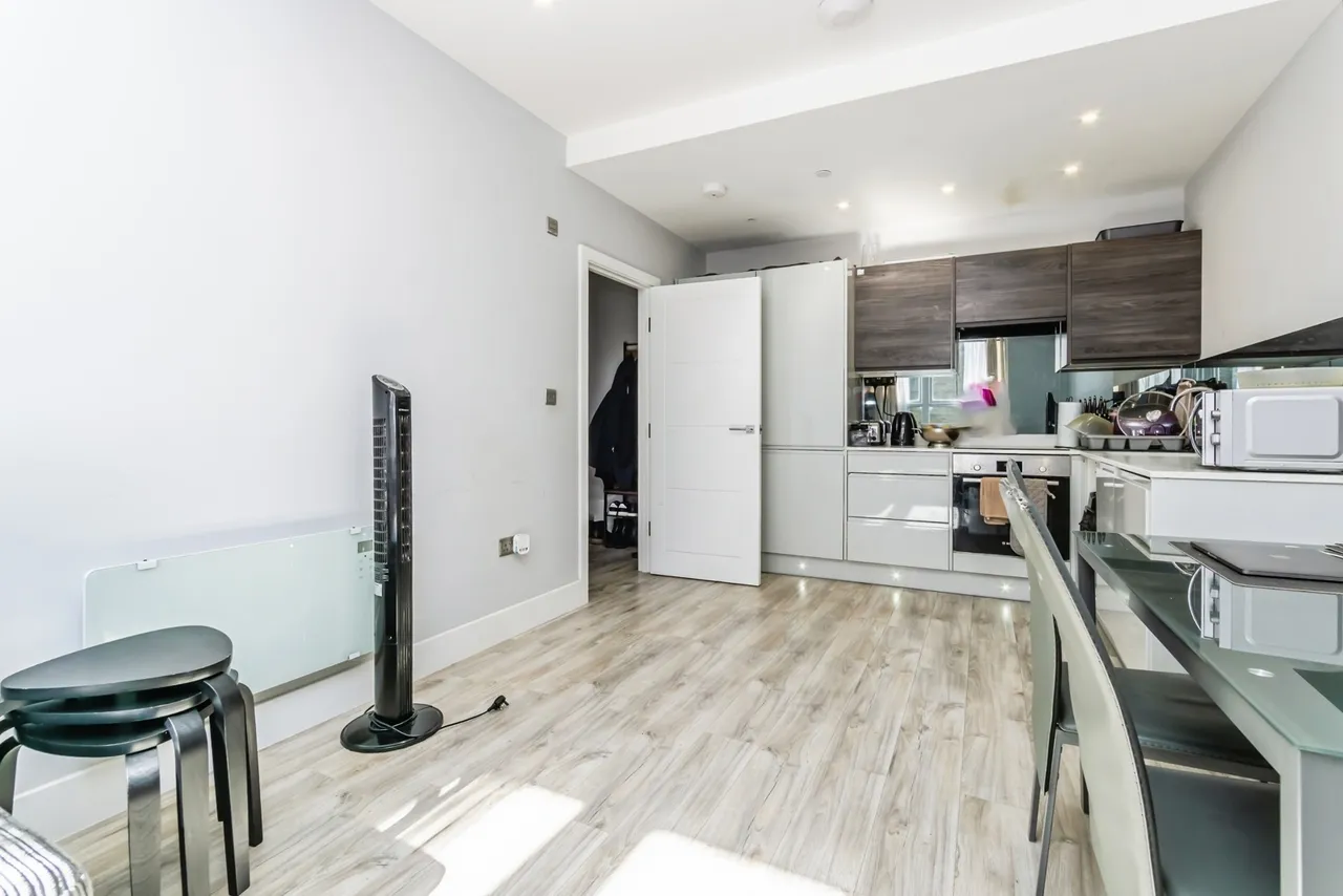 Restmor Way, Wallington, SM6, photo 5