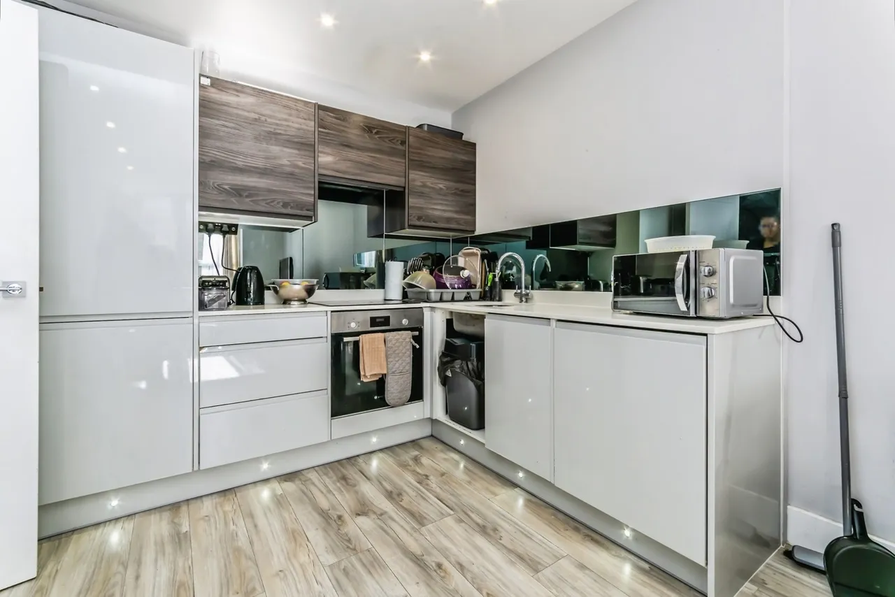 Restmor Way, Wallington, SM6, photo 13