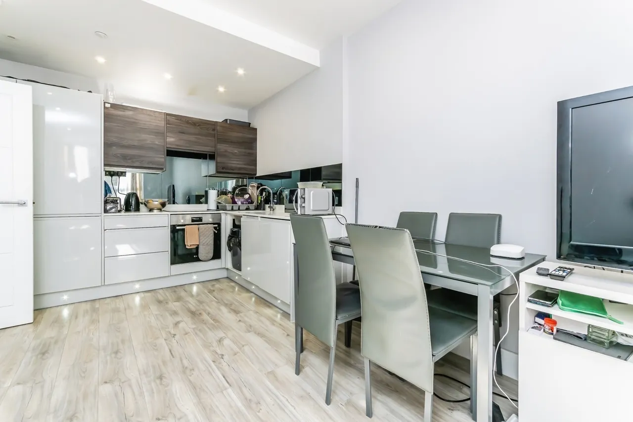 Restmor Way, Wallington, SM6, photo 14