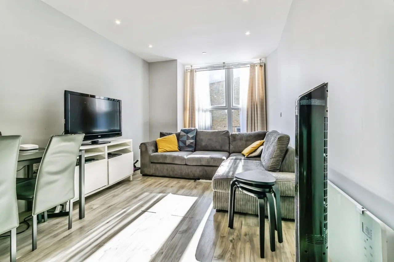 Restmor Way, Wallington, SM6, photo 10