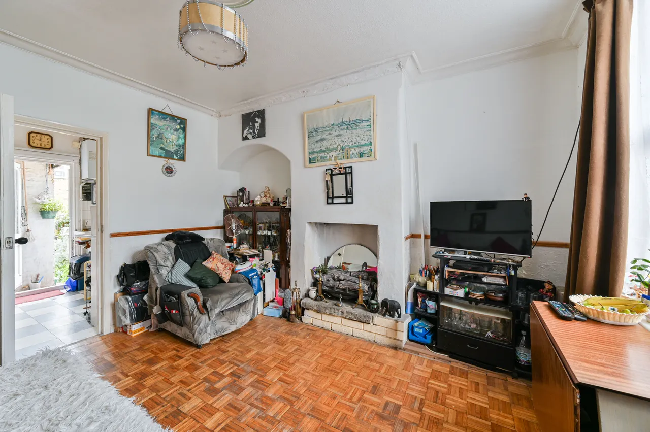 122 Coteford Street, London, photo 4