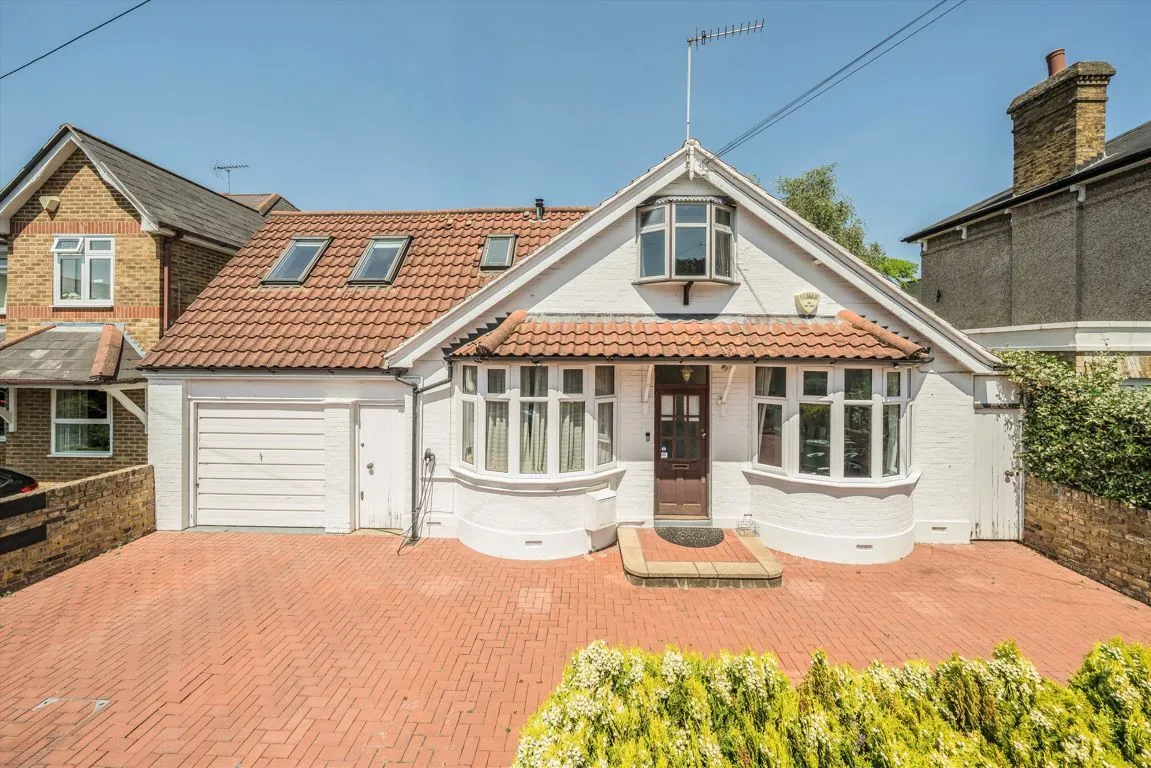 6 bed house for sale, Queens Road, TW12