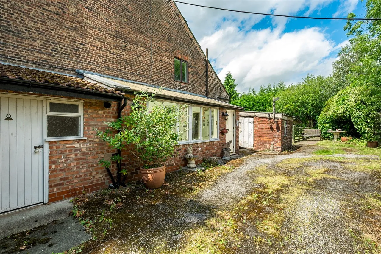 Davyhulme Road, Manchester, photo 28