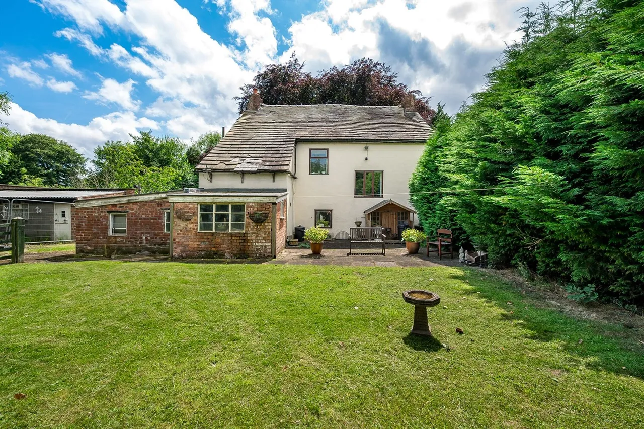 Davyhulme Road, Manchester, photo 26