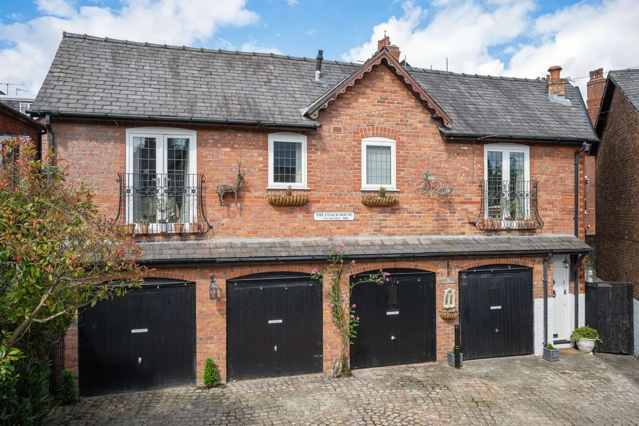 2 bed house for sale — Tyler Street, Alderley Edge, Cheshire, SK9 7NX