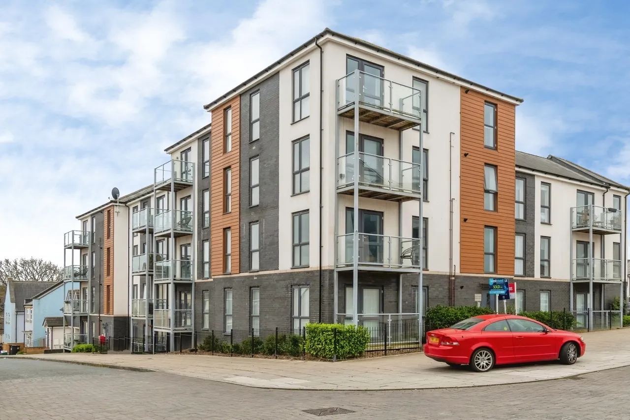 2 bed flat for sale, Mansell Road, Patchway, BS34