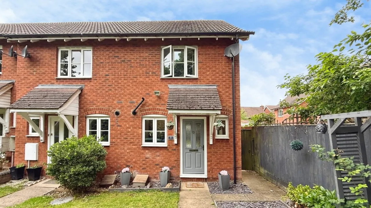 2 bed house for sale — Cleveland Way, Westbury