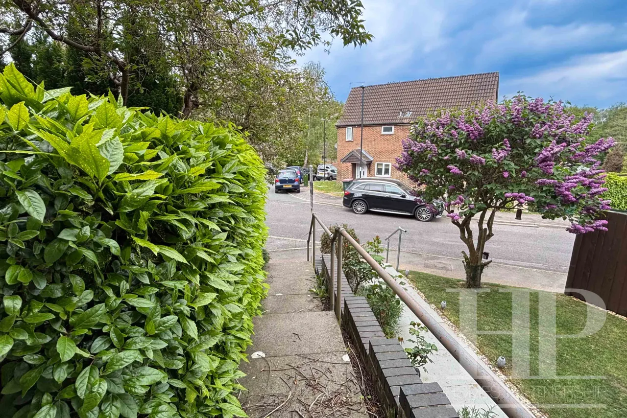 Hollingbourne Crescent, Crawley, RH11, photo 19
