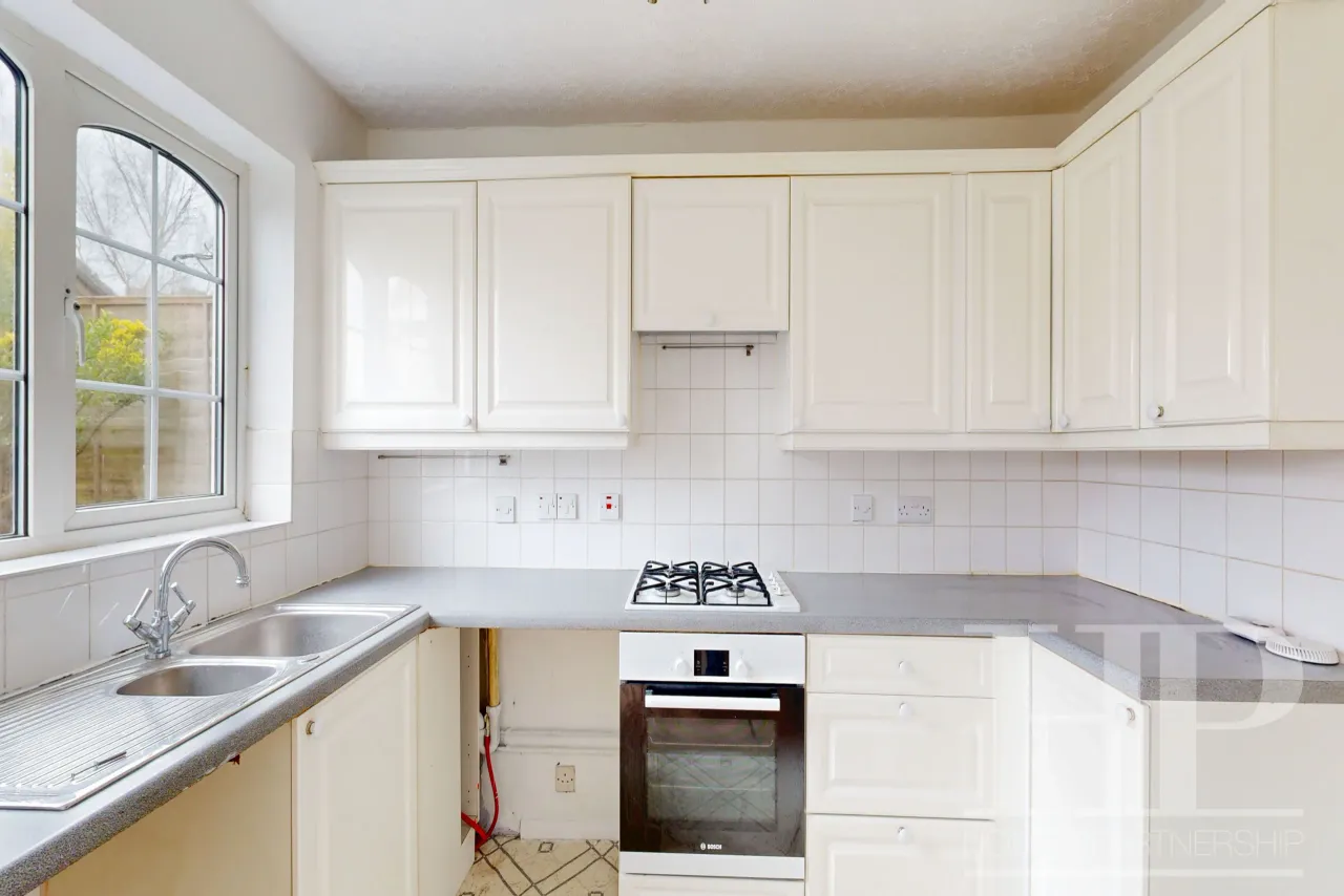 Hollingbourne Crescent, Crawley, RH11, photo 4