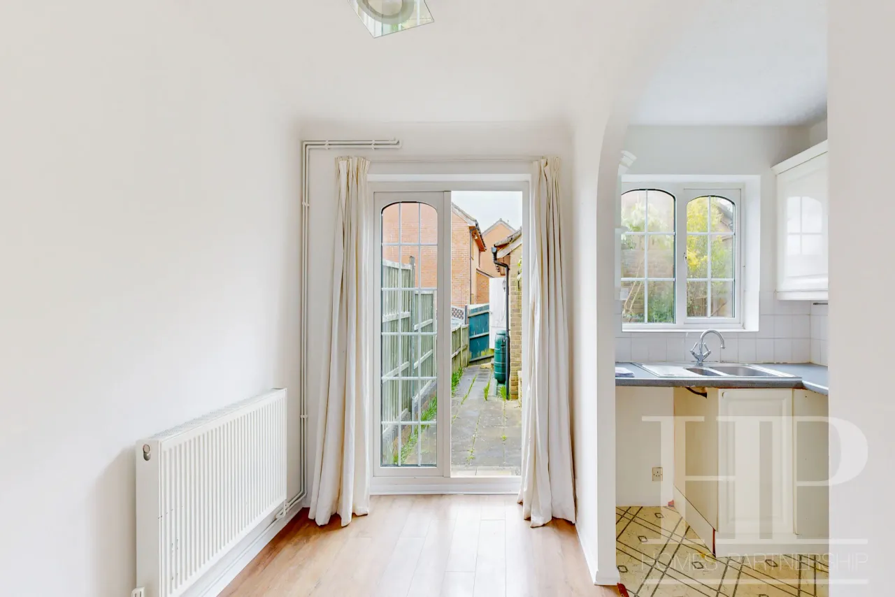 Hollingbourne Crescent, Crawley, RH11, photo 5