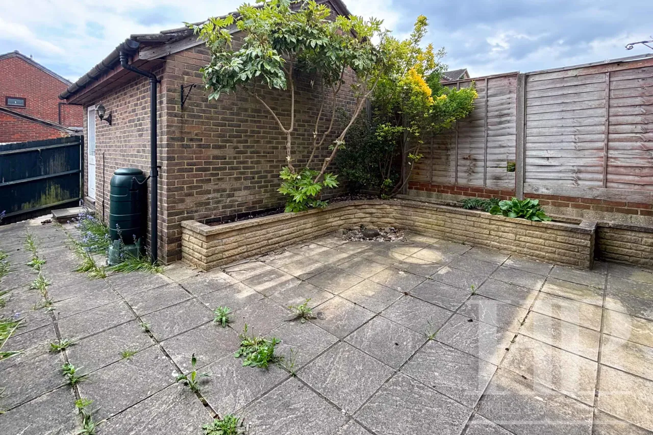 Hollingbourne Crescent, Crawley, RH11, photo 6