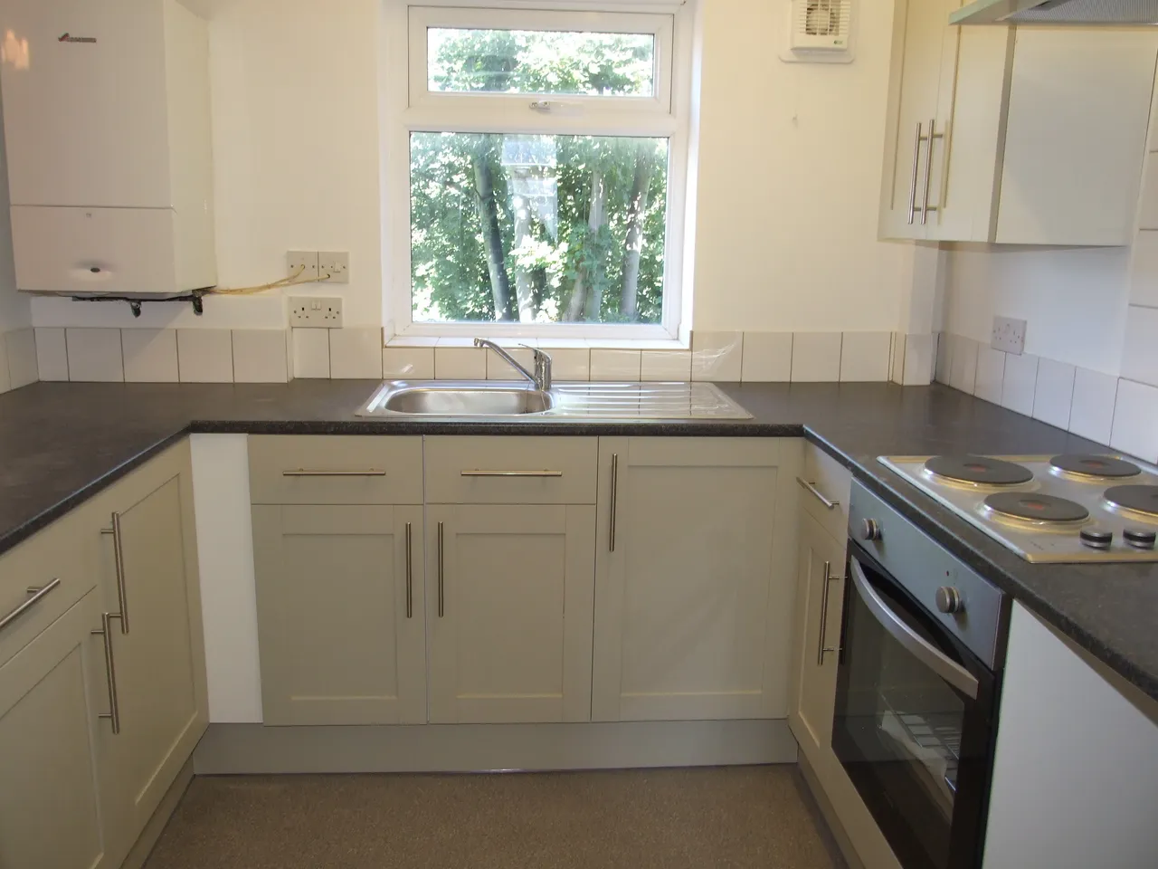 Sprigfield Drive, Westcliff on Sea, SS0, photo 2