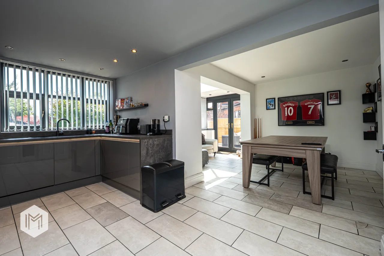 Bury & Bolton Road, Radcliffe, Manchester, M26 4LD, photo 7
