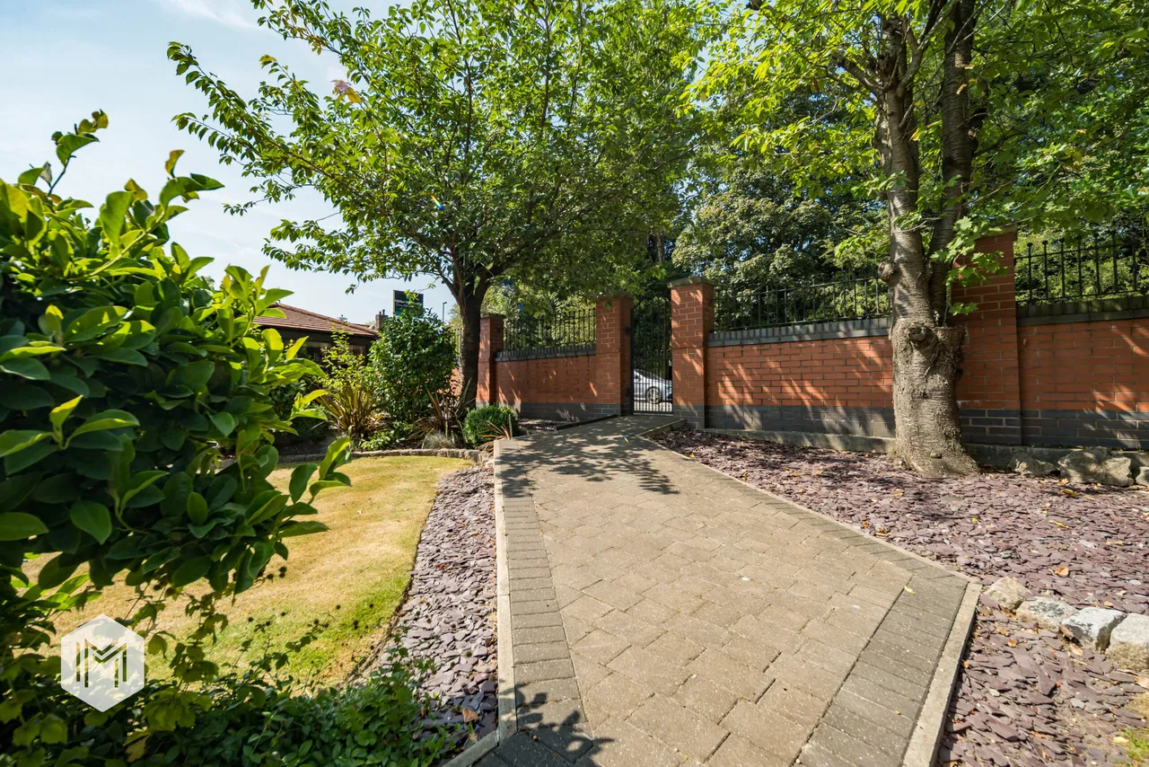 Bury & Bolton Road, Radcliffe, Manchester, M26 4LD, photo 23