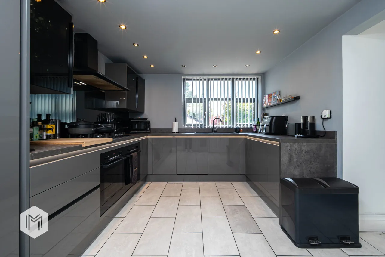 Bury & Bolton Road, Radcliffe, Manchester, M26 4LD, photo 5