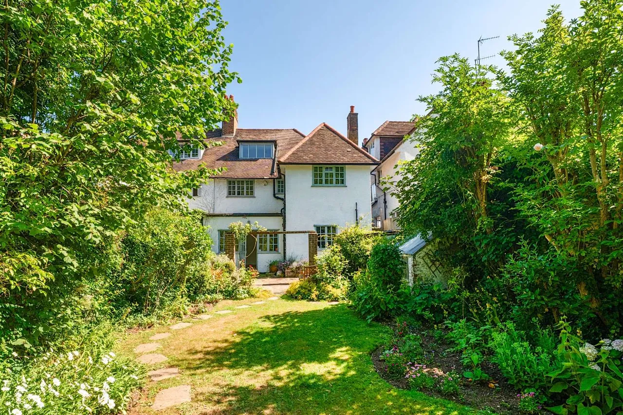 5 bed house for sale — Lyndale Avenue, London, NW2 2QA
